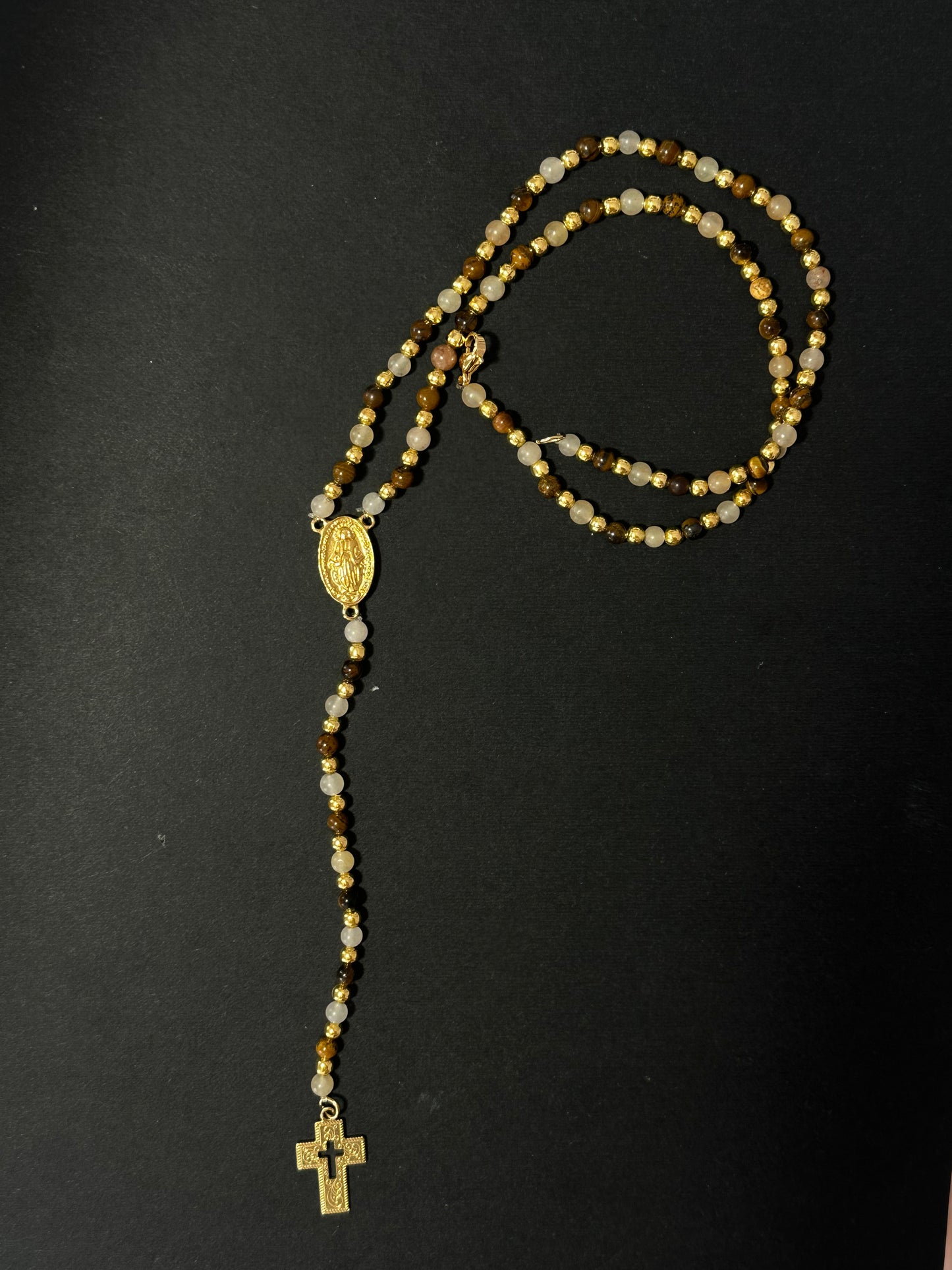 Rosario marrón