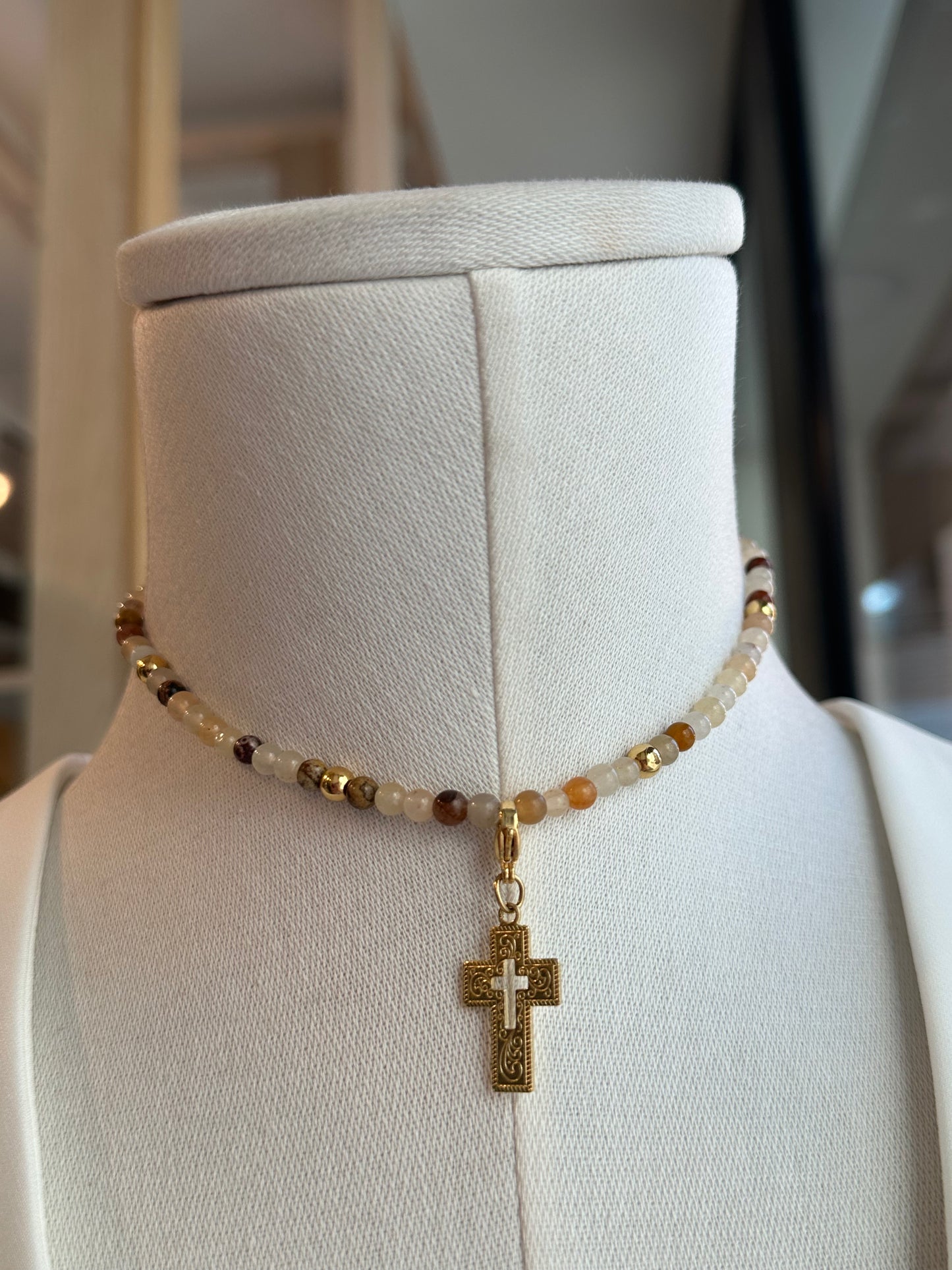 Collar karma beige