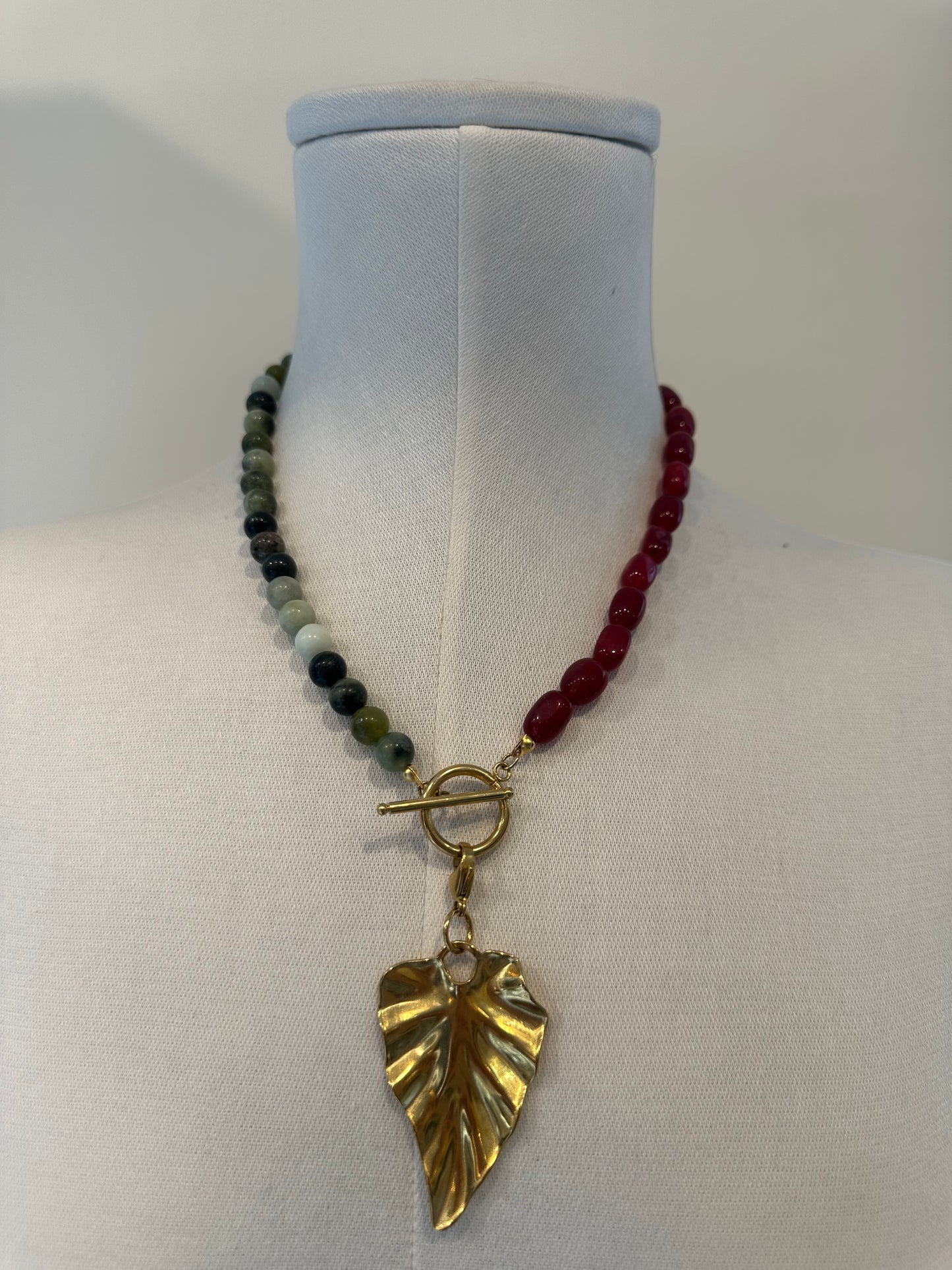 Collar Nua