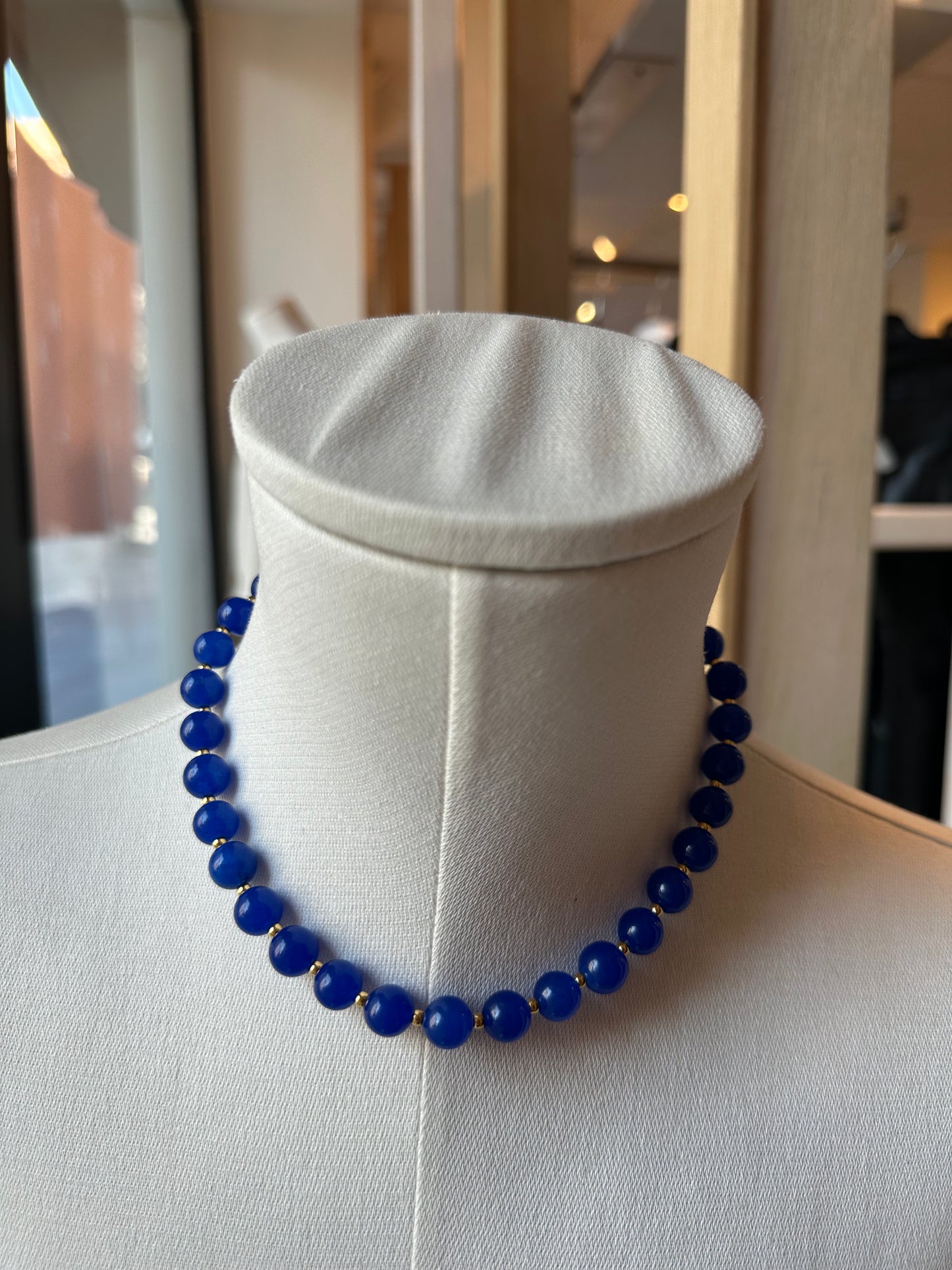 Collar Isola. Azul oscuro
